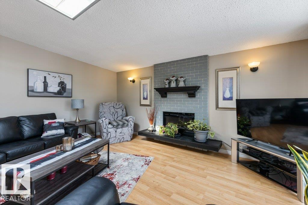 24 GLENWOOD CR, St. Albert