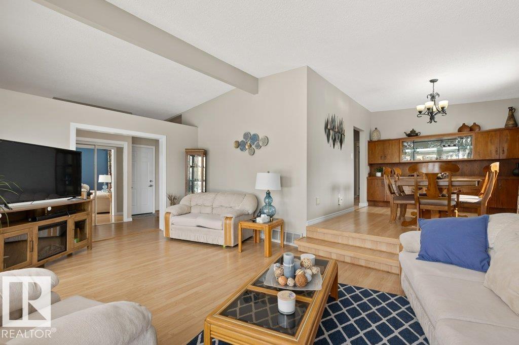 24 GLENWOOD CR, St. Albert