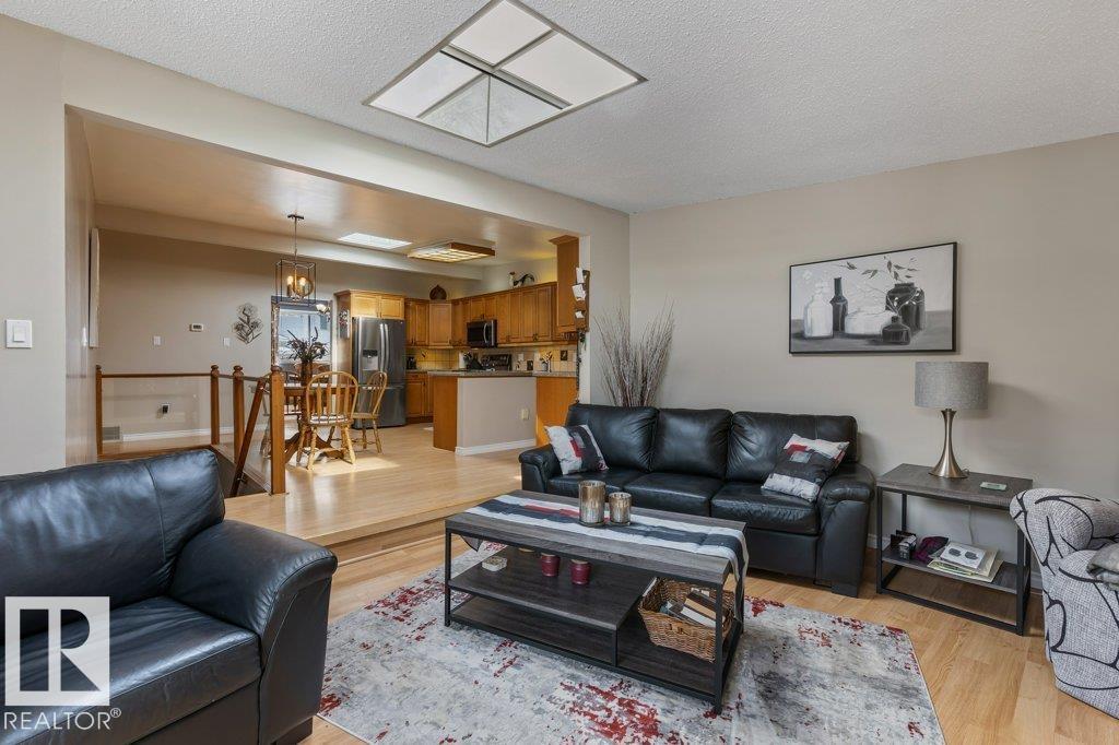 24 GLENWOOD CR, St. Albert