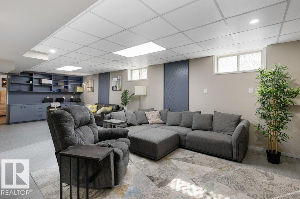 24 GLENWOOD CR, St. Albert