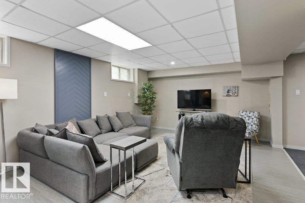 24 GLENWOOD CR, St. Albert