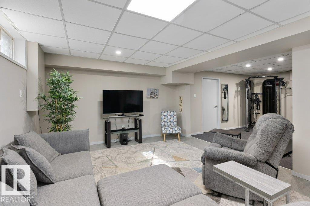 24 GLENWOOD CR, St. Albert