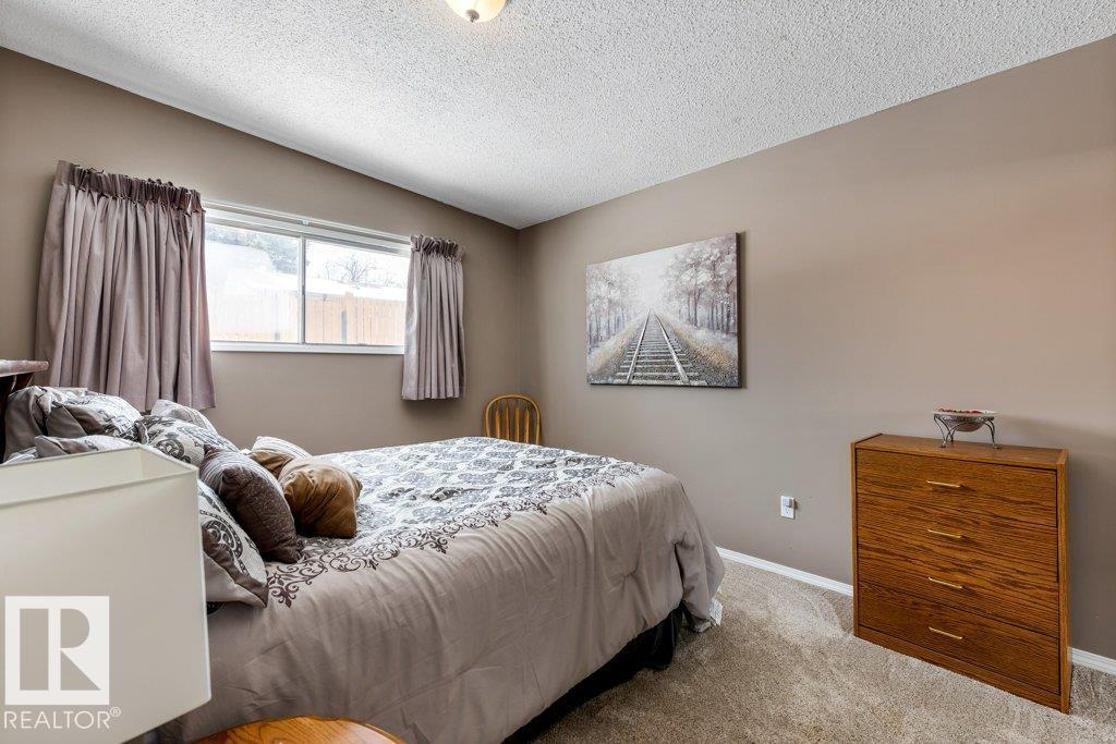 24 GLENWOOD CR, St. Albert