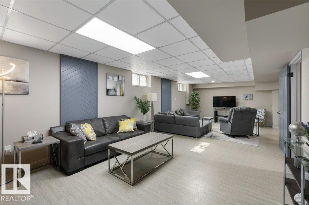 24 GLENWOOD CR, St. Albert