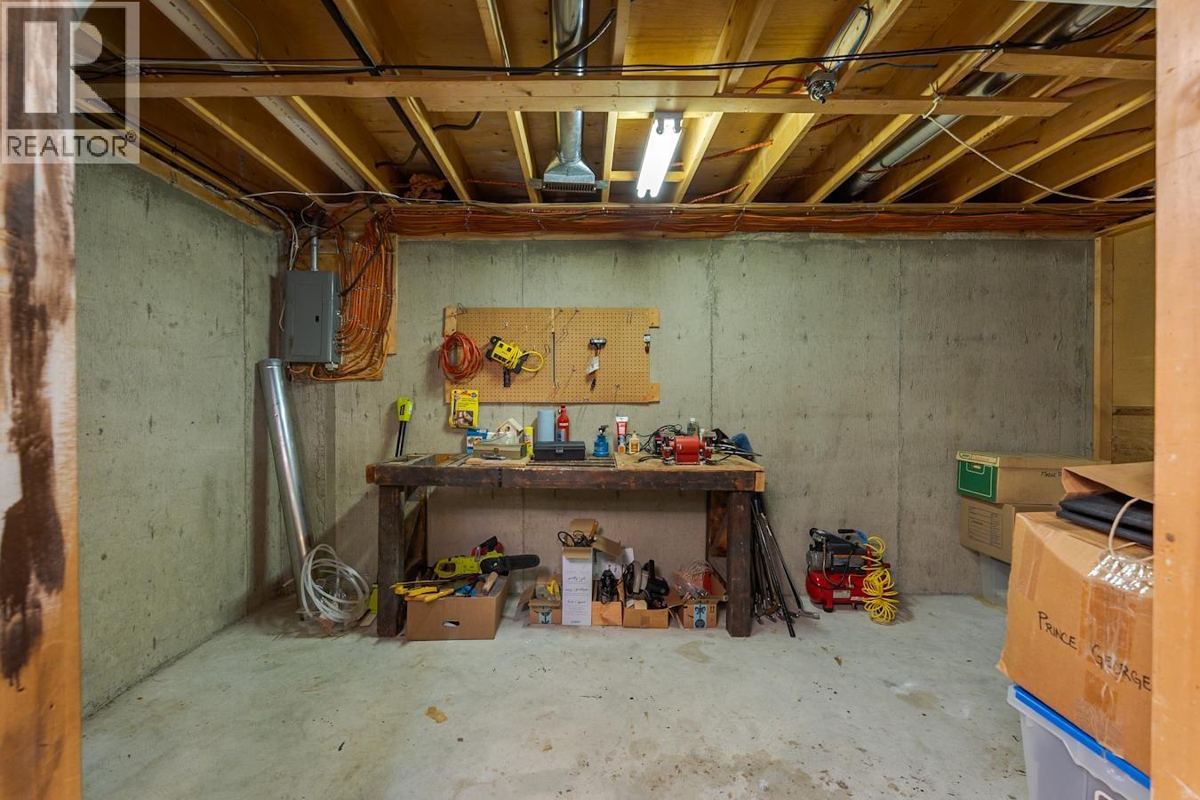 3655 RIVERVIEW ROAD - 38