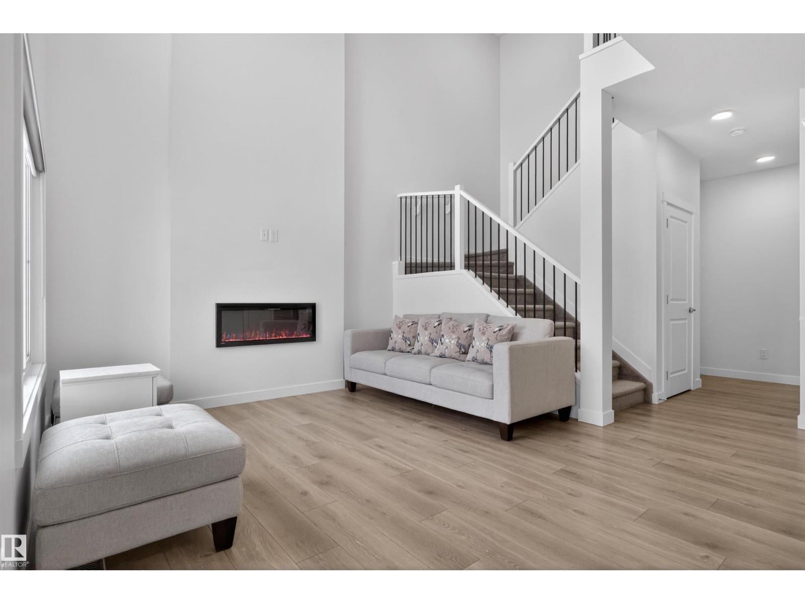 7344 177 AV NW, Edmonton