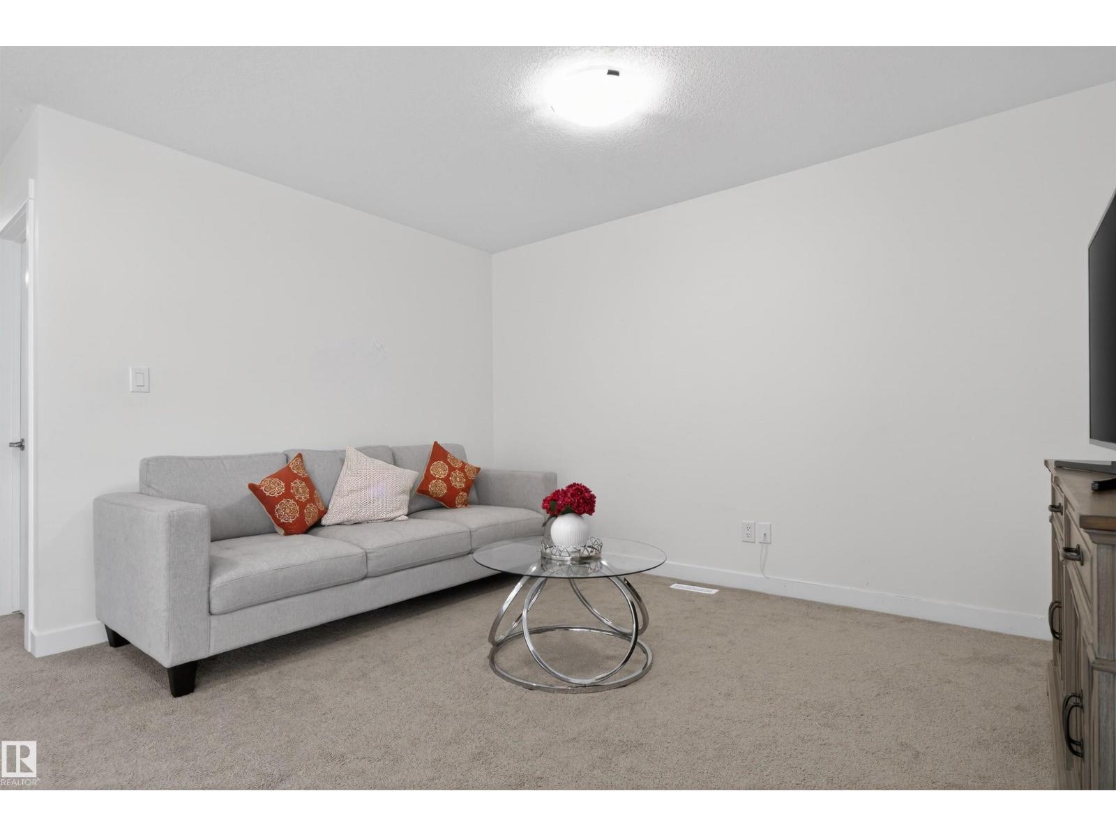 7344 177 AV NW, Edmonton