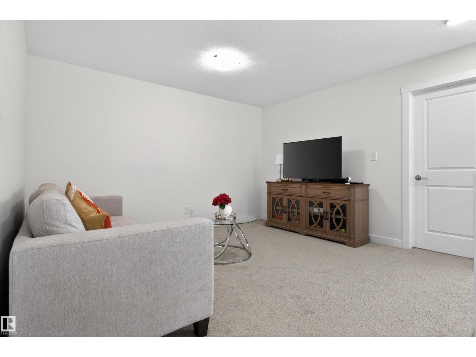 7344 177 AV NW, Edmonton