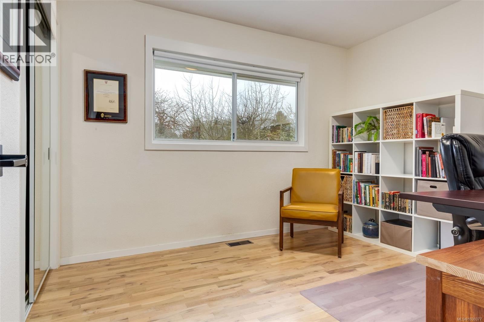 2445 HOLYROOD DR - 24