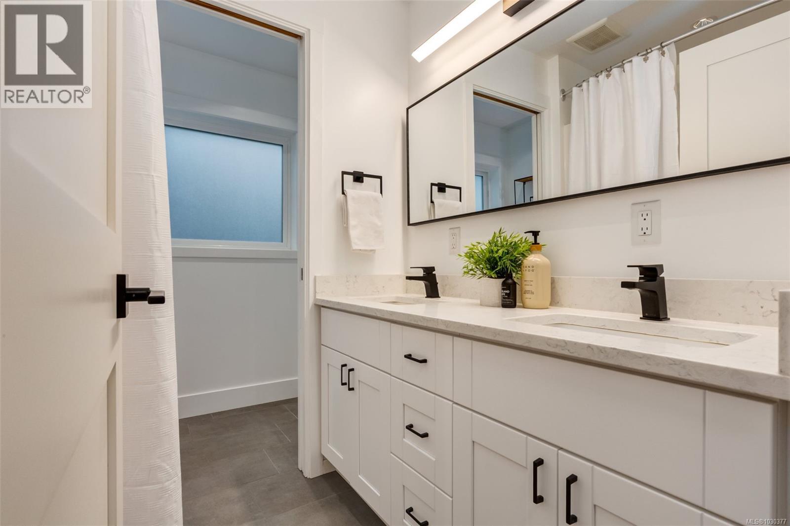 2445 HOLYROOD DR - 49