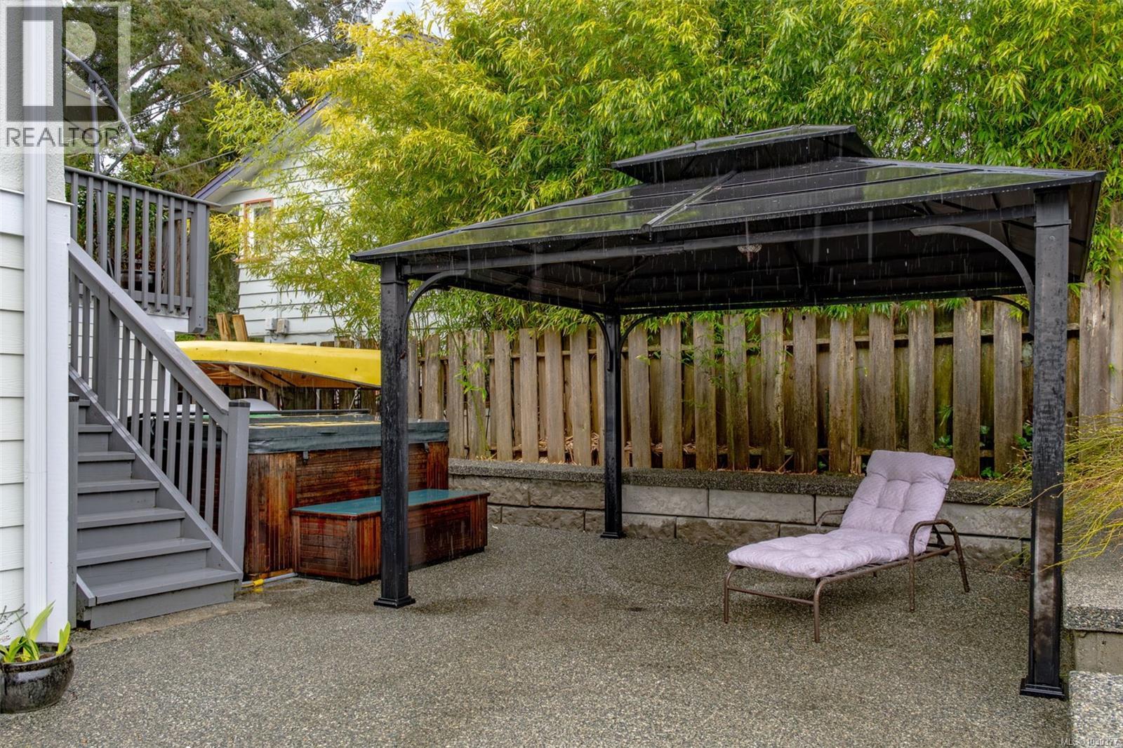 2445 HOLYROOD DR - 61