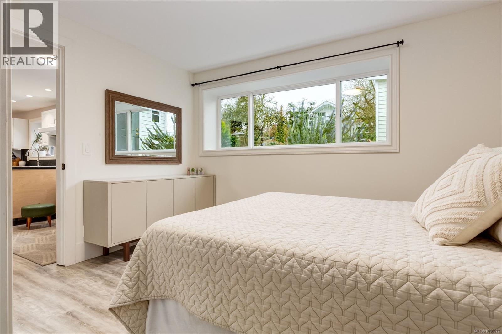 2445 HOLYROOD DR - 45