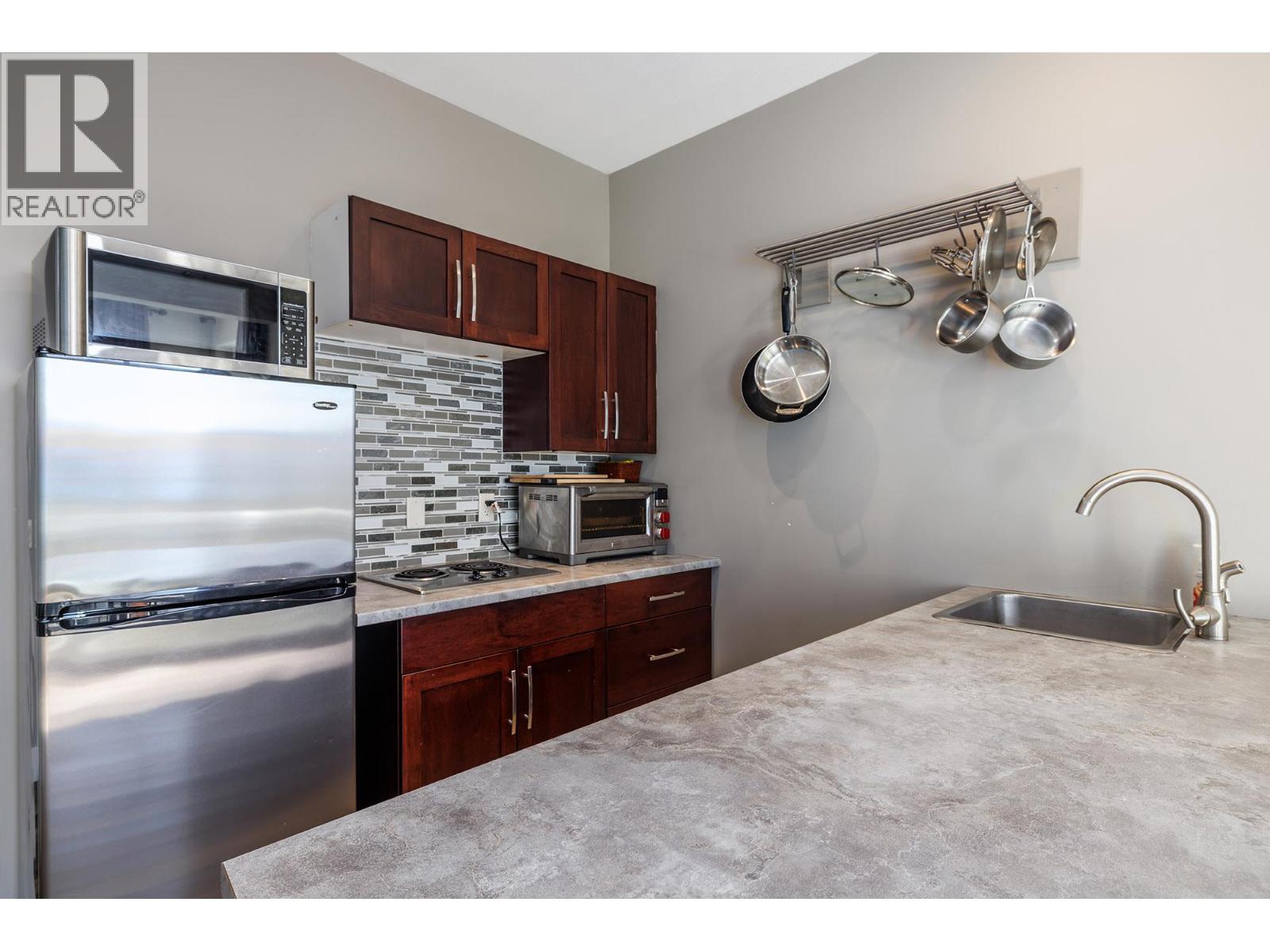 5987 Meldrum Place, Peachland