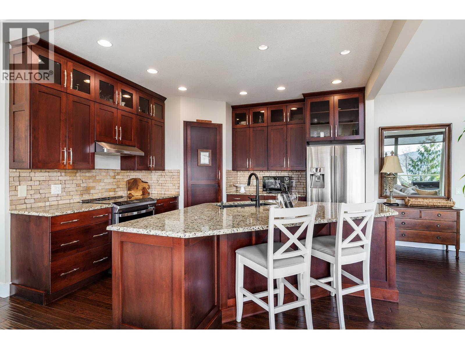 5987 Meldrum Place, Peachland