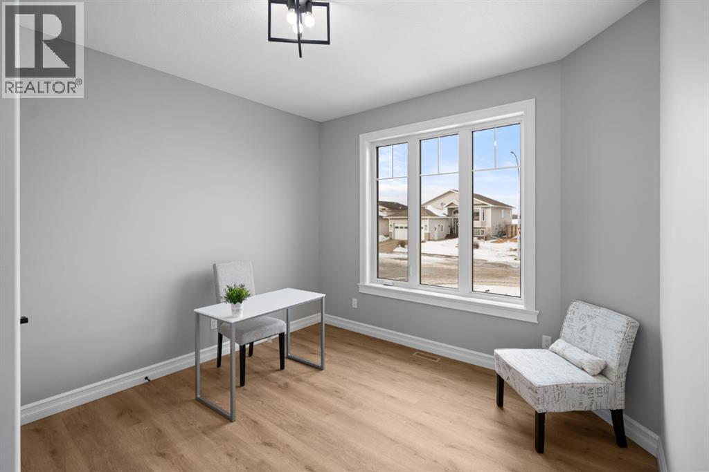 Single Family House Bi-level for Sale in   Avenue Victoria Park Camrose 