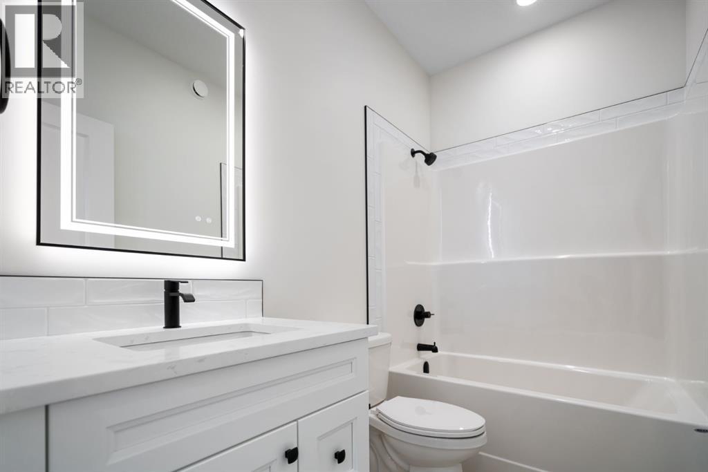 Single Family House Bi-level for Sale in   Avenue Victoria Park Camrose 