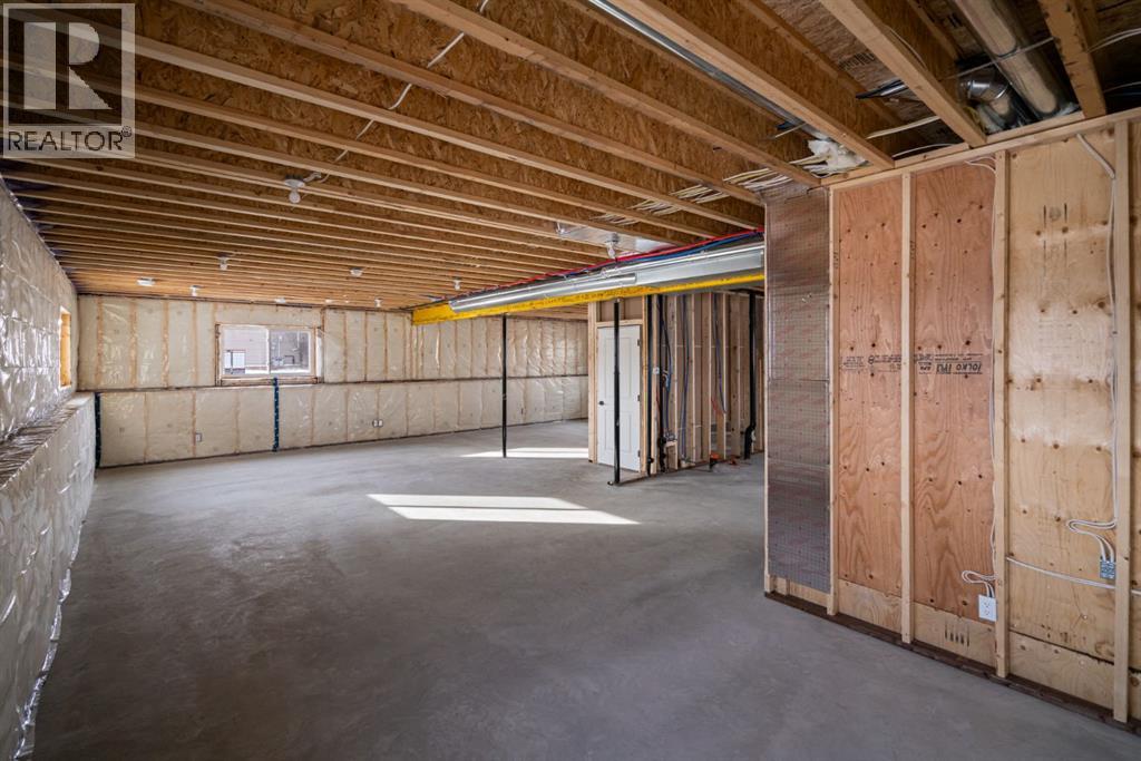 Single Family House Bi-level for Sale in   Avenue Victoria Park Camrose 