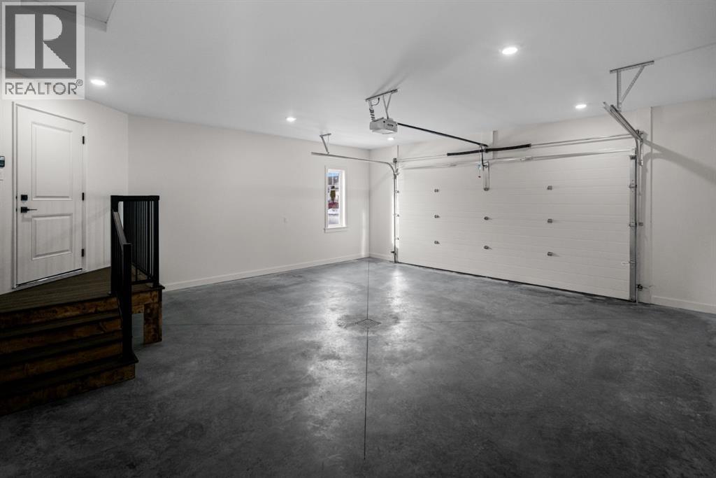 Single Family House Bi-level for Sale in   Avenue Victoria Park Camrose 