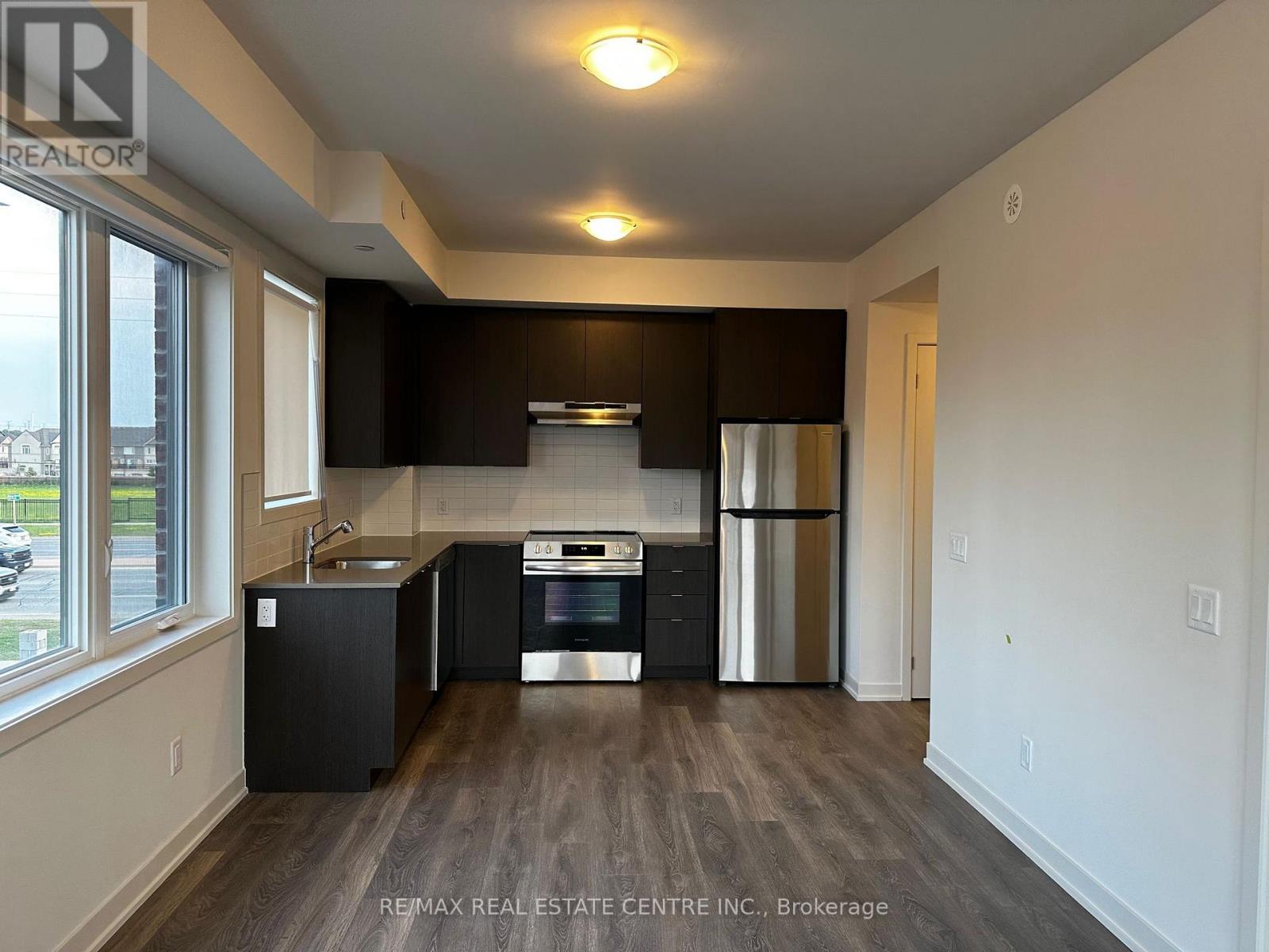 204 - 58 SKY HARBOUR DRIVE