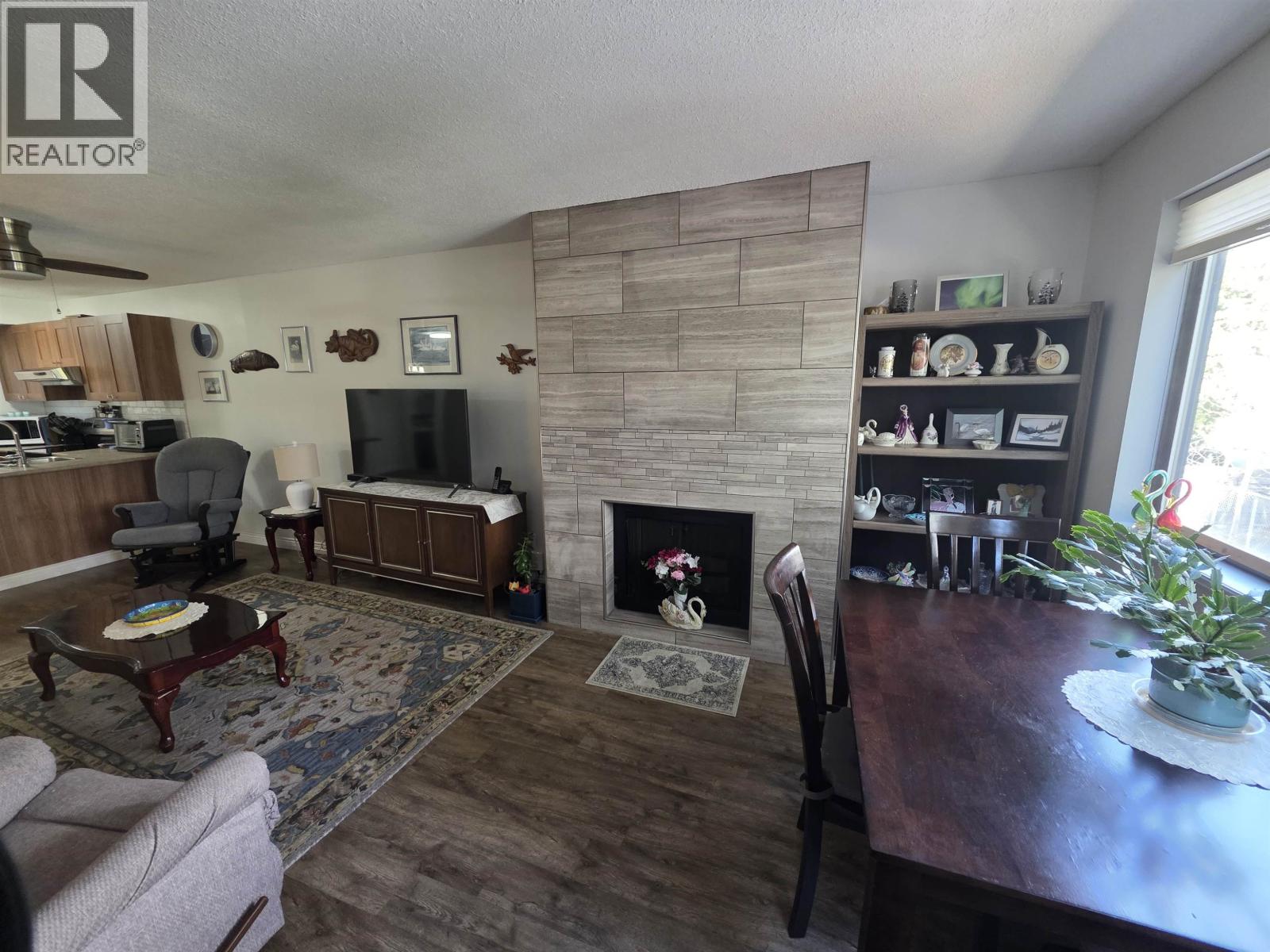 #6 4832 LAZELLE AVENUE - 12