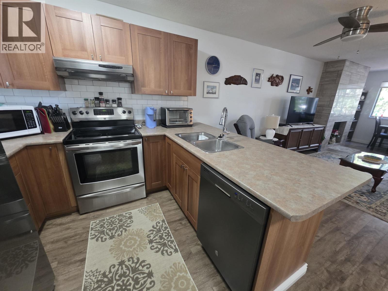 #6 4832 LAZELLE AVENUE - Image 3