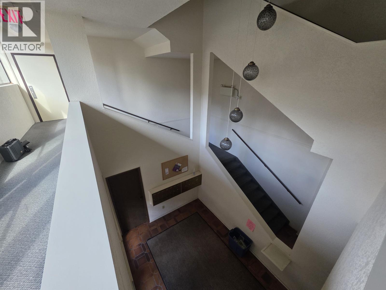 #6 4832 LAZELLE AVENUE - 19