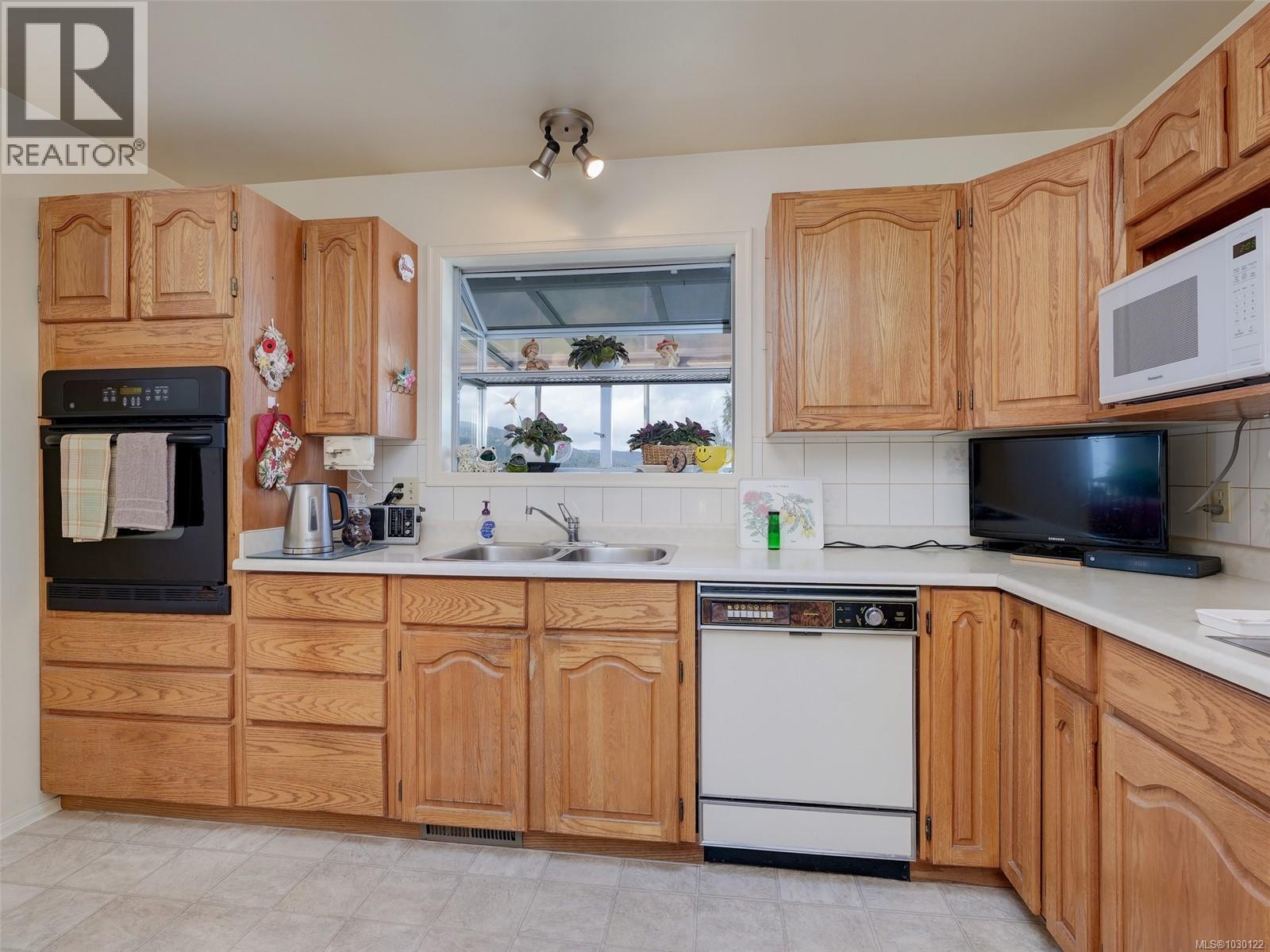 3250 Sedgwick Dr, Colwood