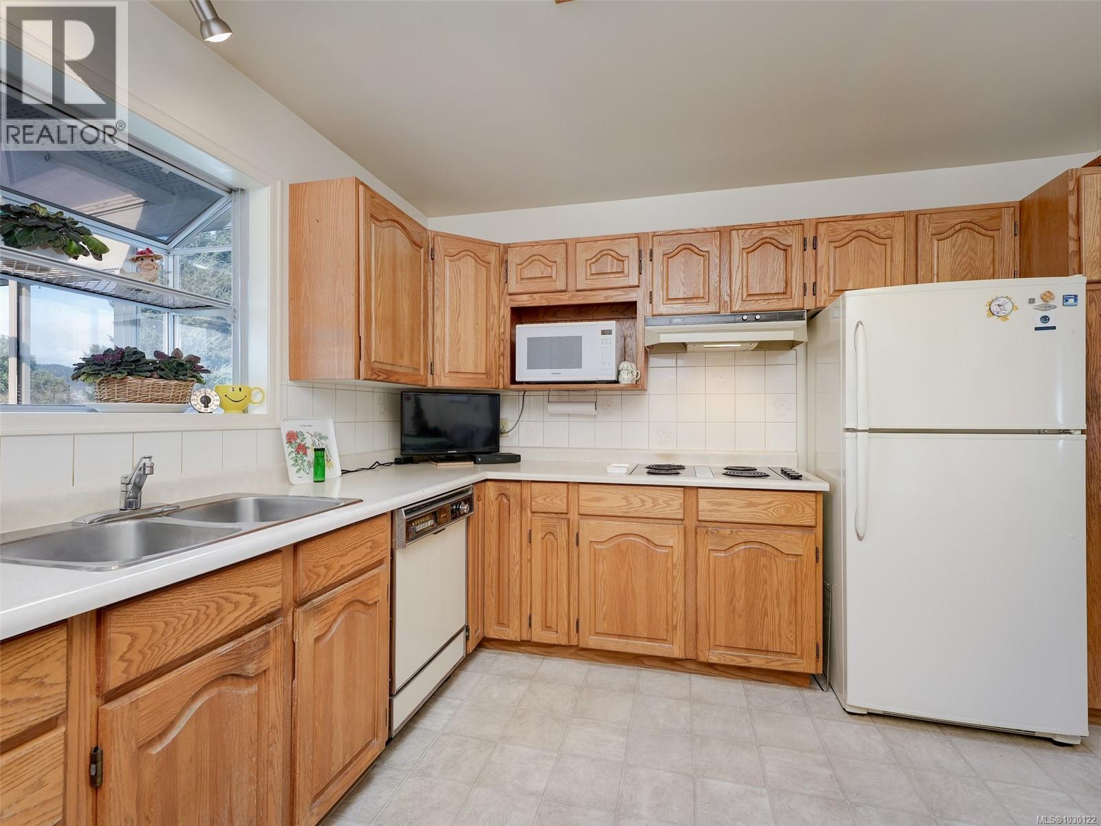 3250 Sedgwick Dr, Colwood