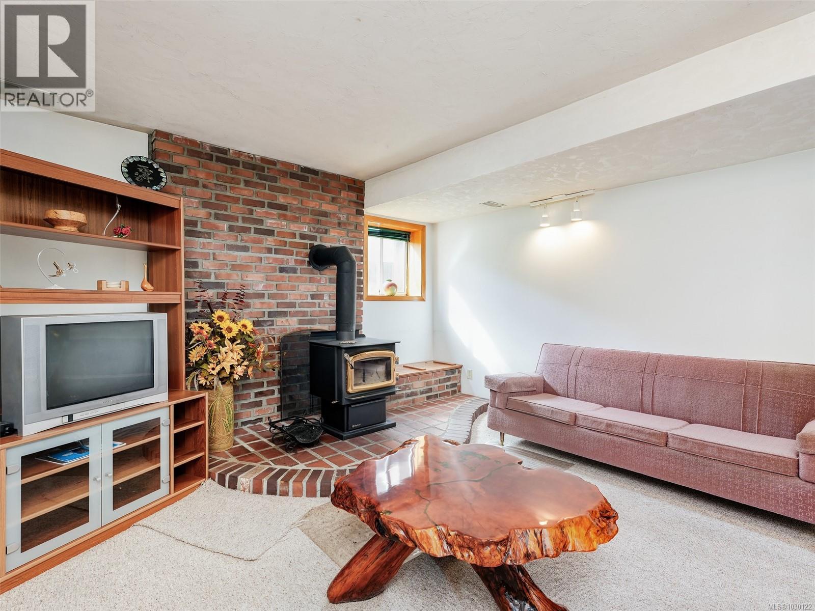 3250 Sedgwick Dr, Colwood