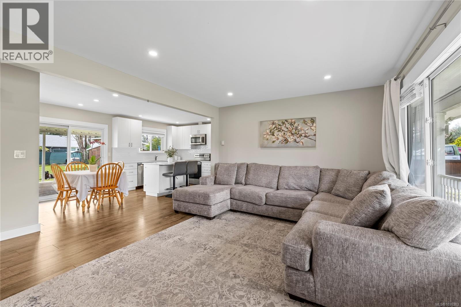 246 Cedar St, Parksville