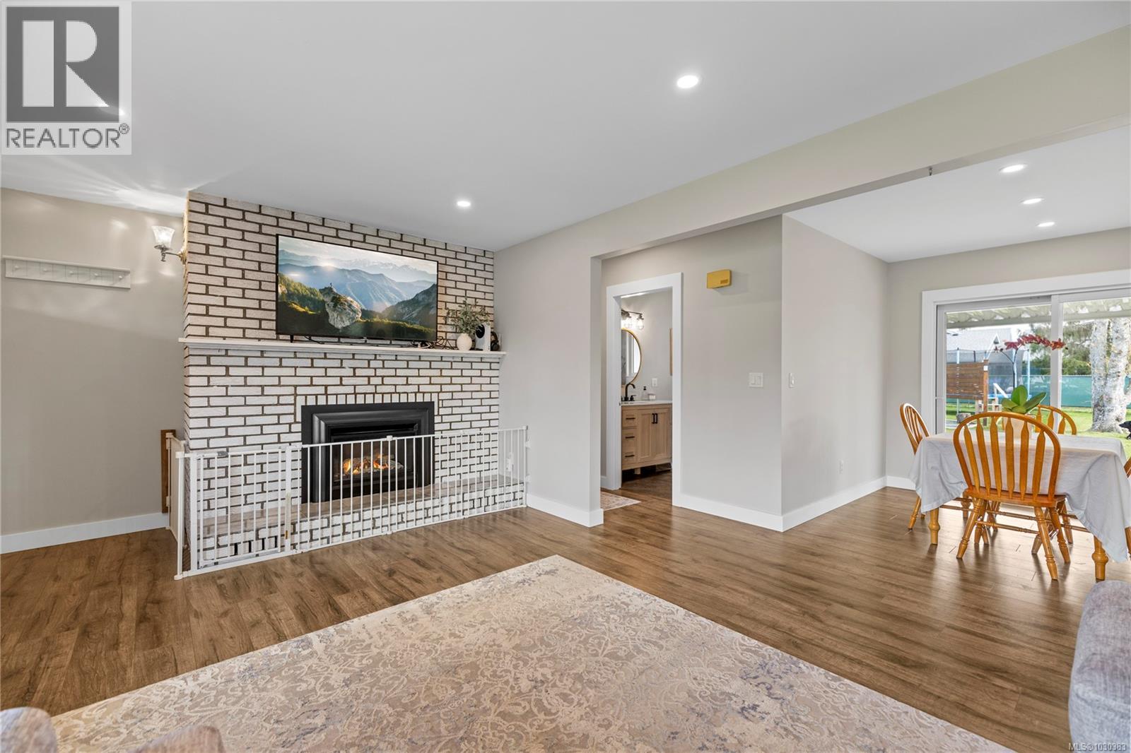 246 Cedar St, Parksville