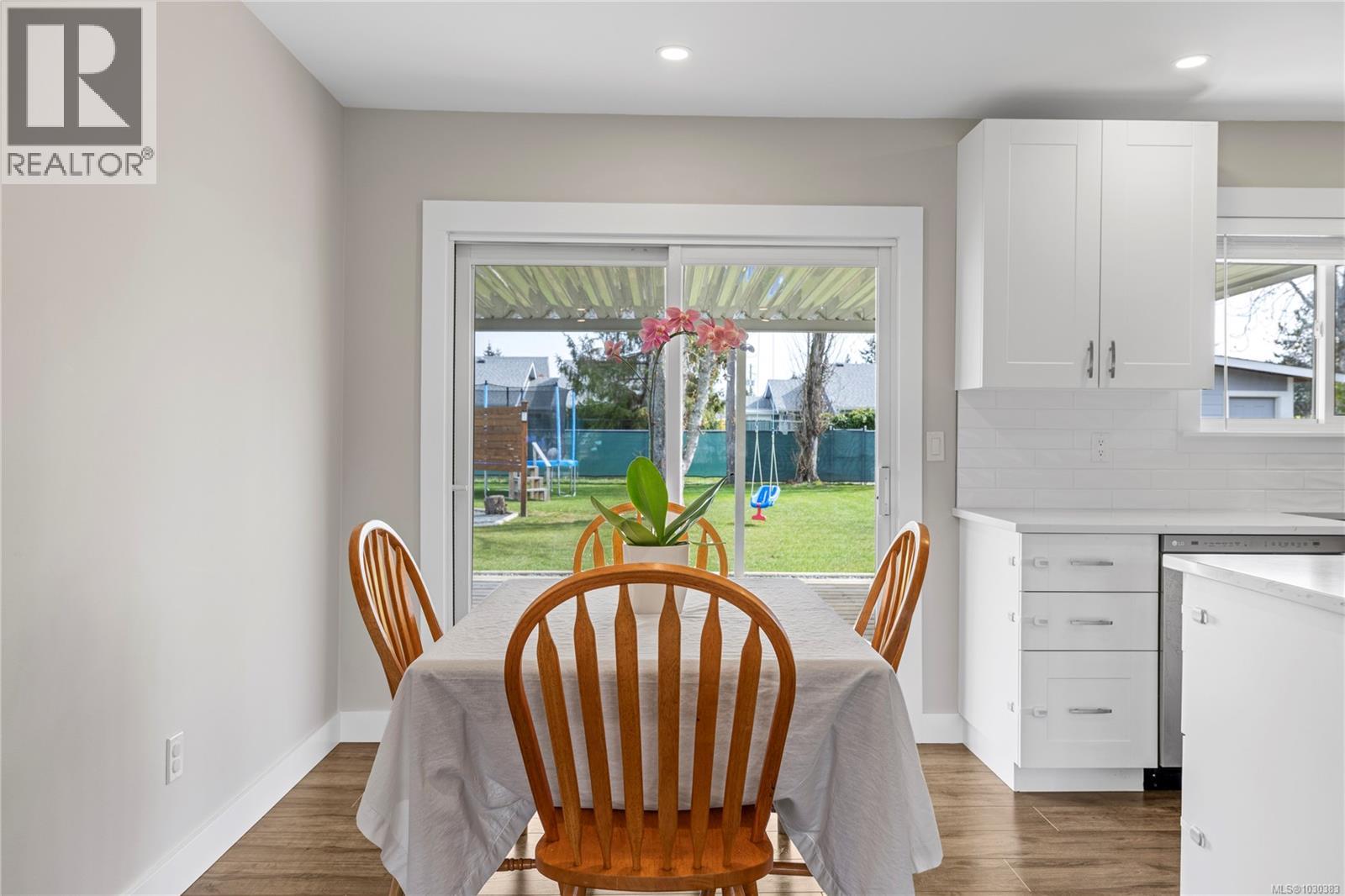 246 Cedar St, Parksville