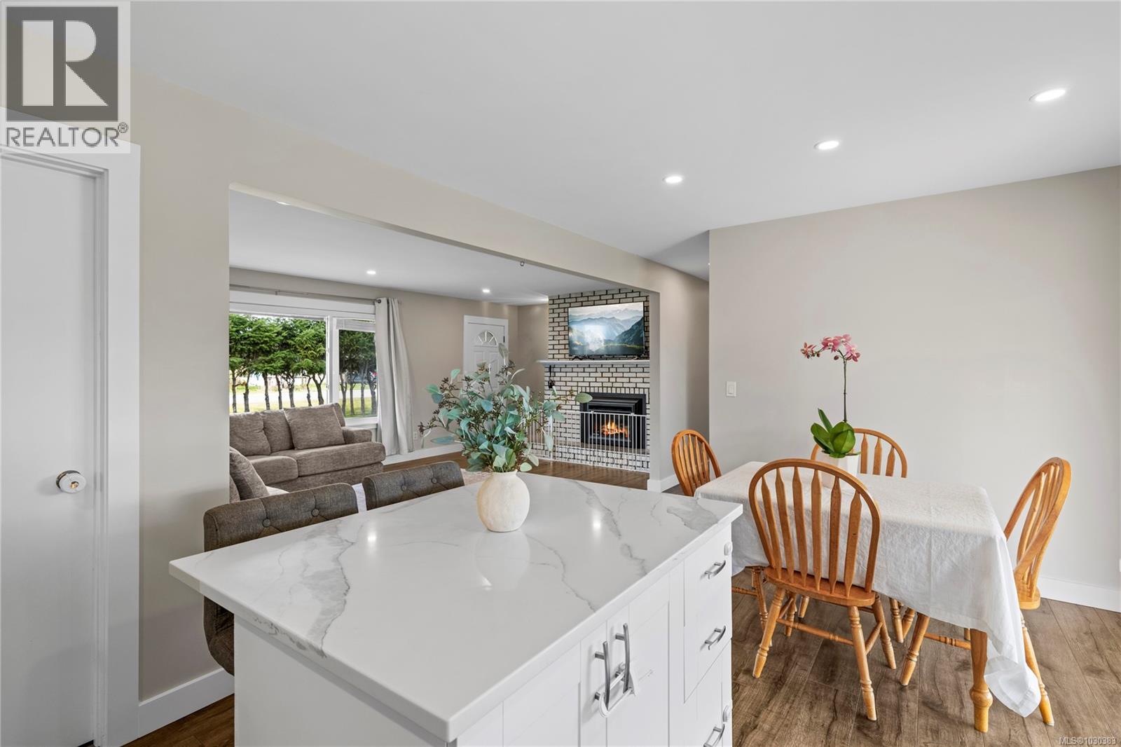 246 Cedar St, Parksville