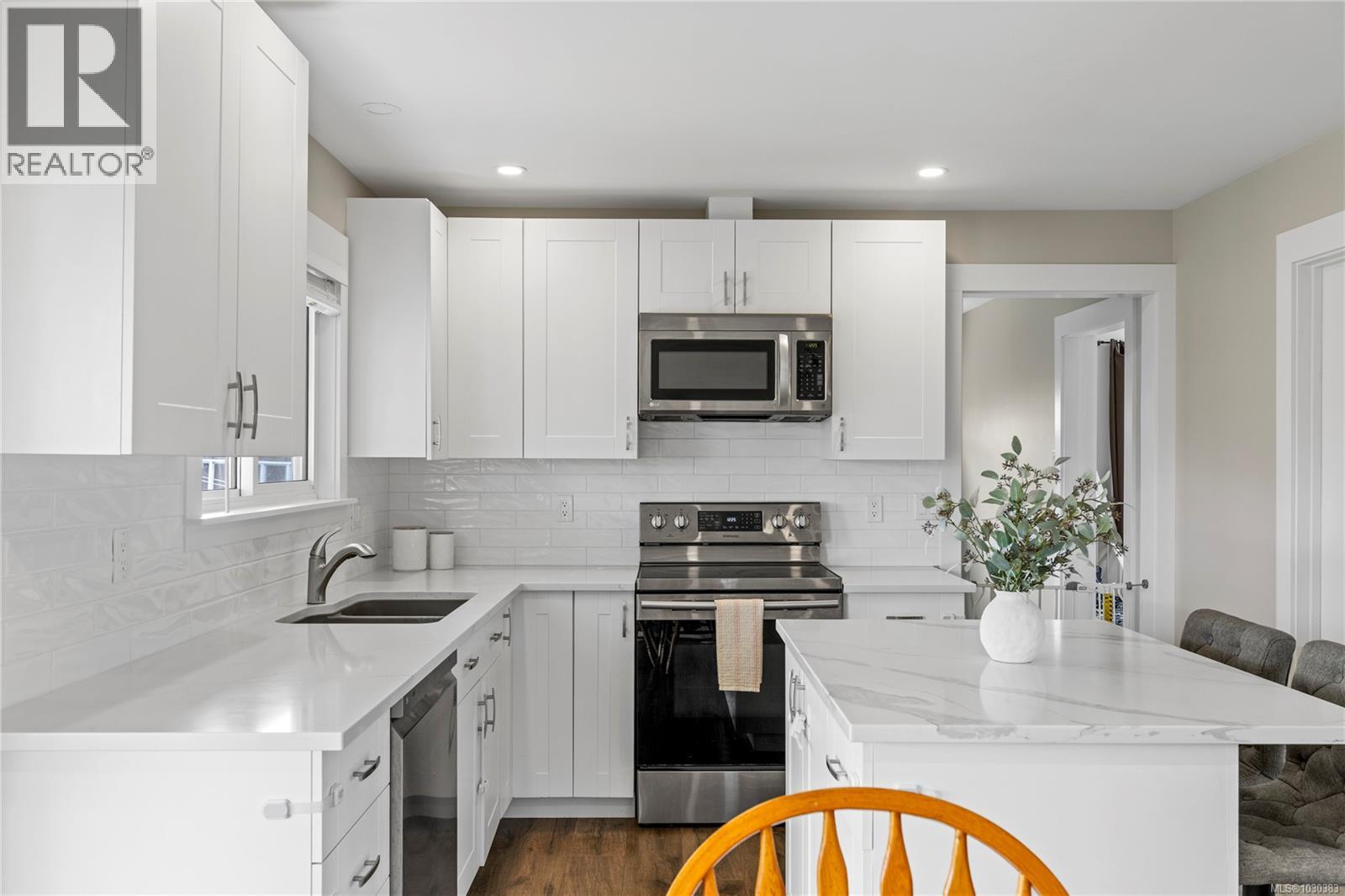 246 Cedar St, Parksville