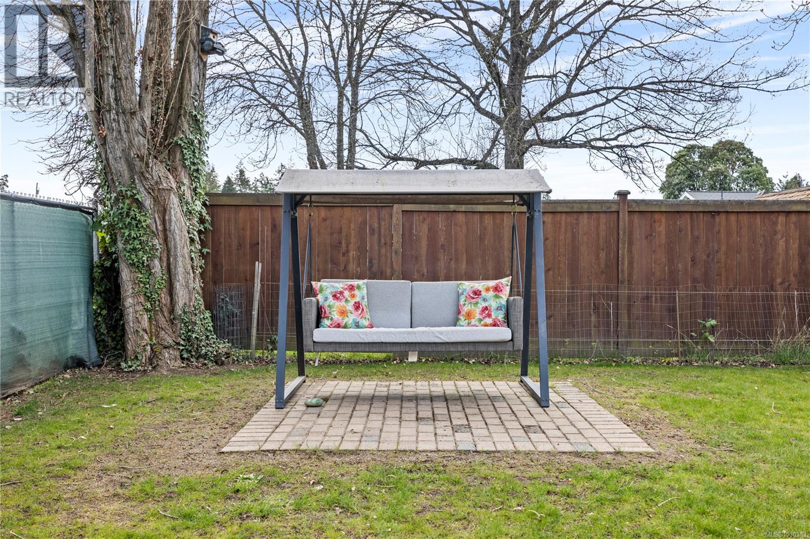 246 Cedar St, Parksville