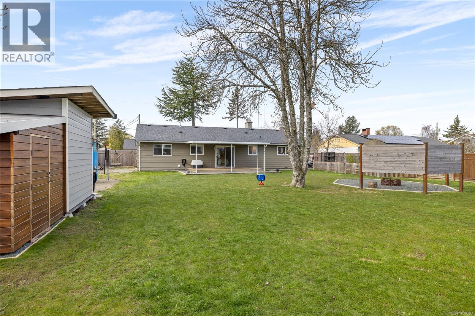 246 Cedar St, Parksville