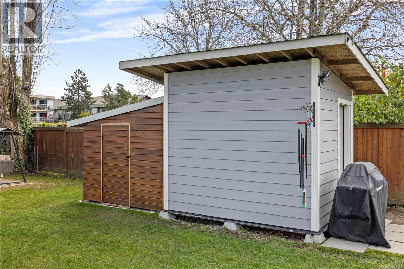 246 Cedar St, Parksville