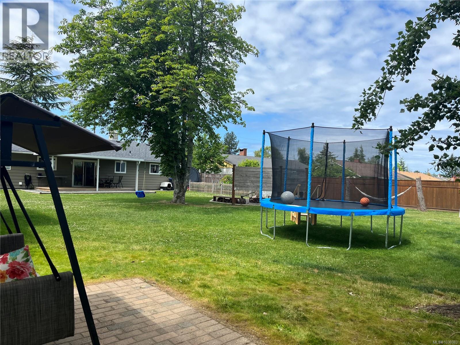 246 Cedar St, Parksville