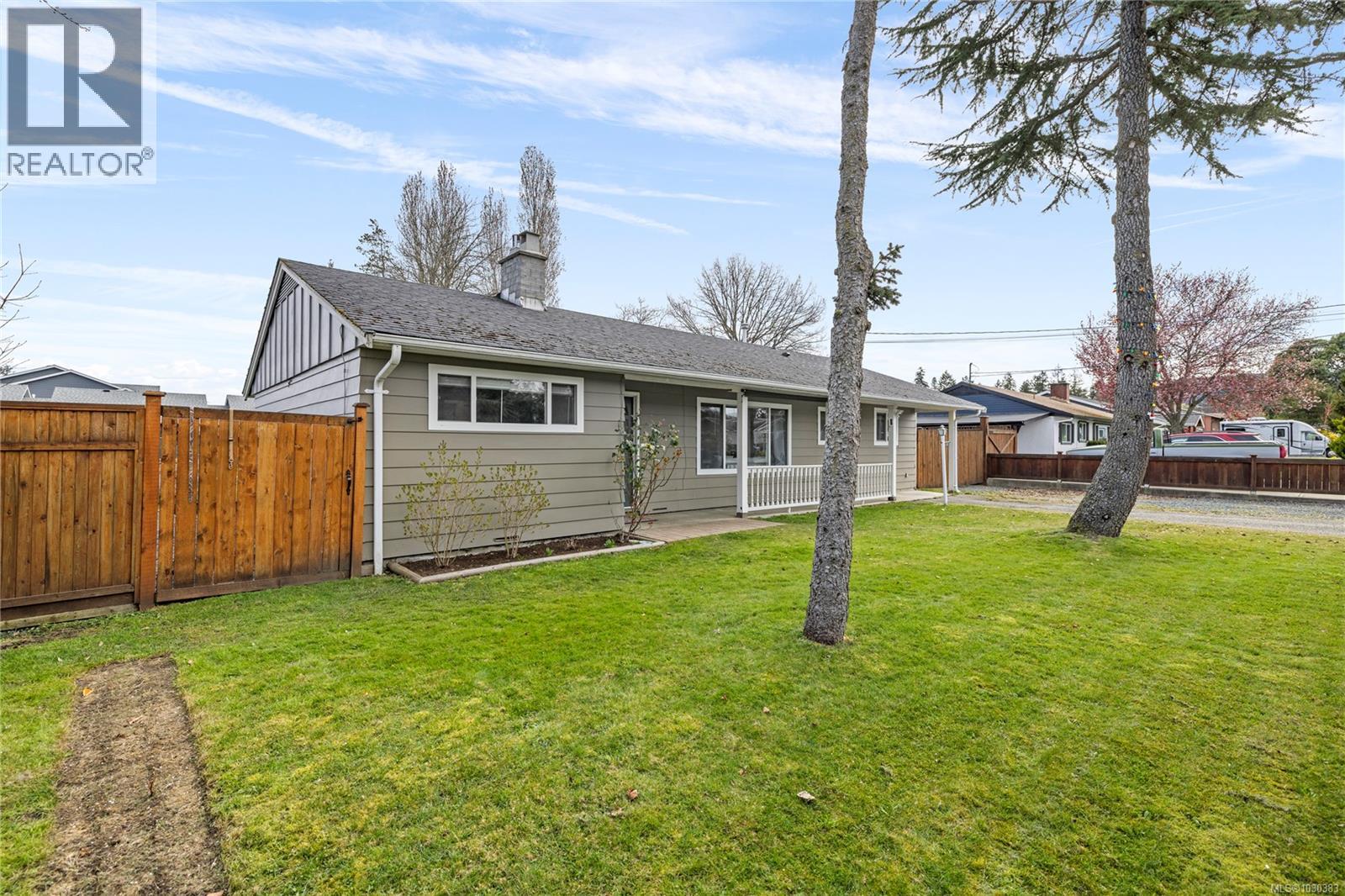 246 Cedar St, Parksville