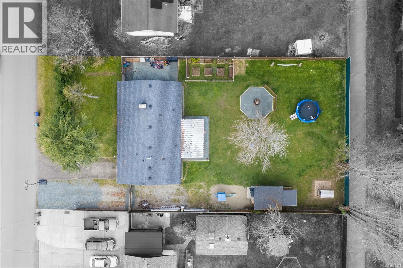 246 Cedar St, Parksville