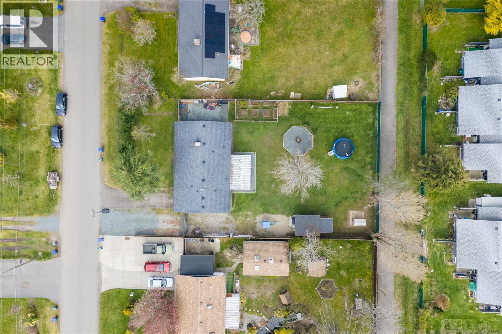 246 Cedar St, Parksville