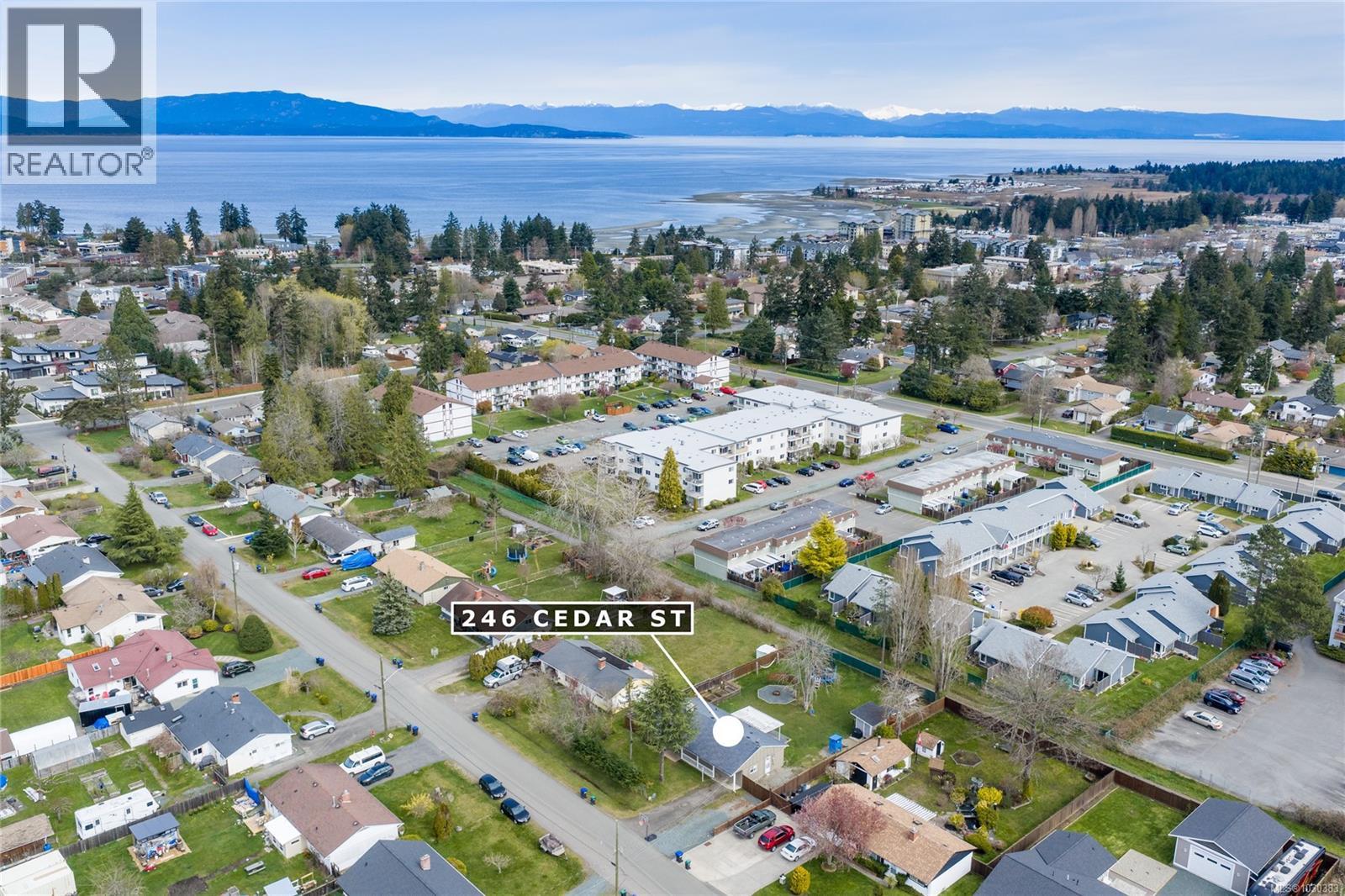 246 Cedar St, Parksville