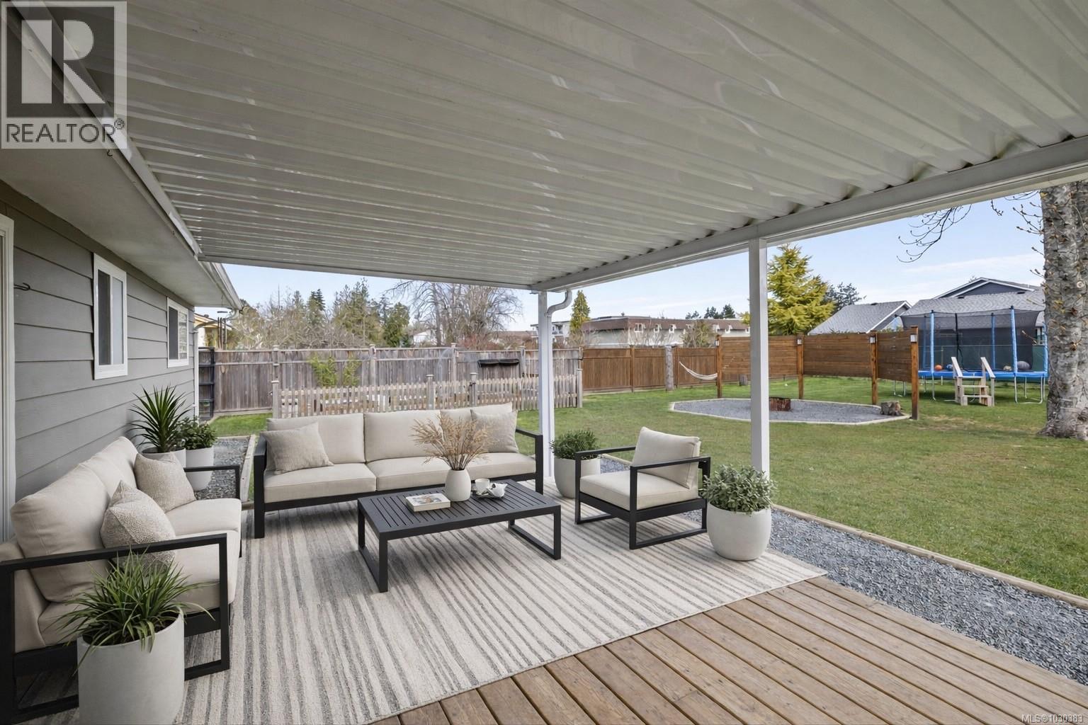 246 Cedar St, Parksville