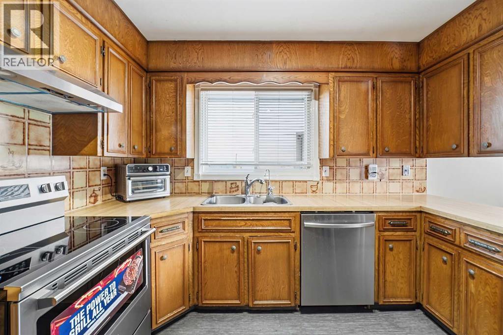 Single Family House Bungalow for Sale in  Templevale Drive NE Temple Calgary 