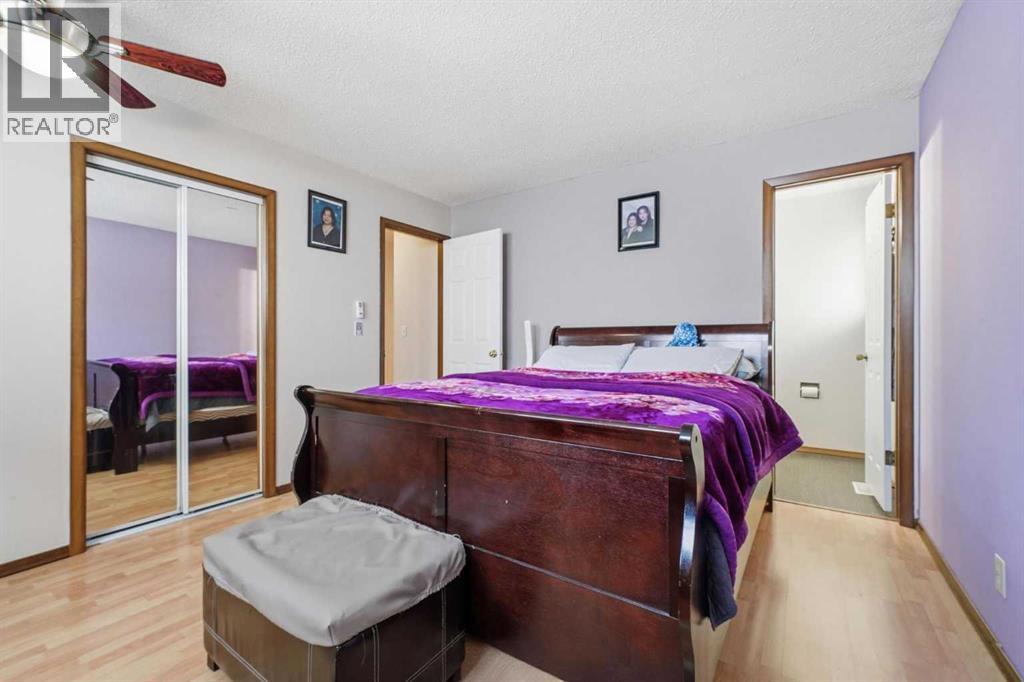 Single Family House Bungalow for Sale in  Templevale Drive NE Temple Calgary 