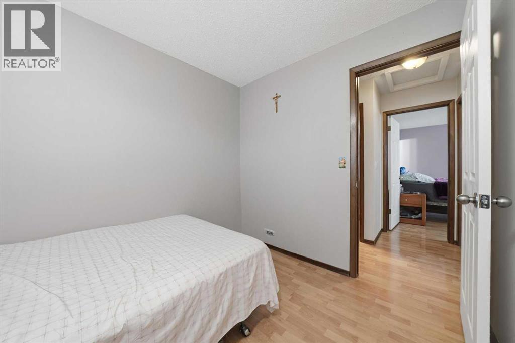 Single Family House Bungalow for Sale in  Templevale Drive NE Temple Calgary 