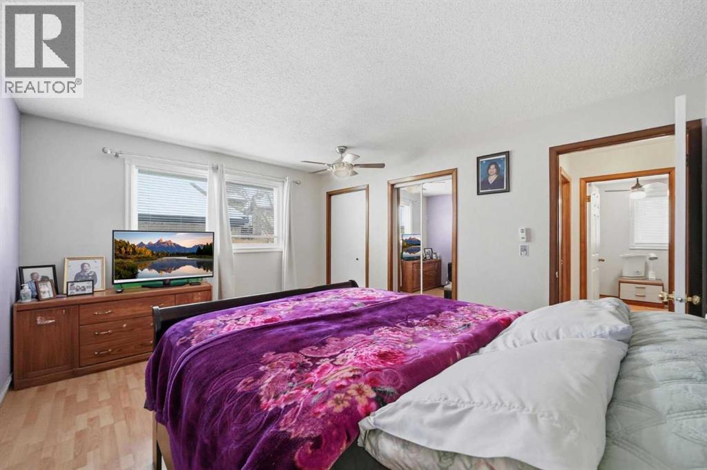 Single Family House Bungalow for Sale in  Templevale Drive NE Temple Calgary 