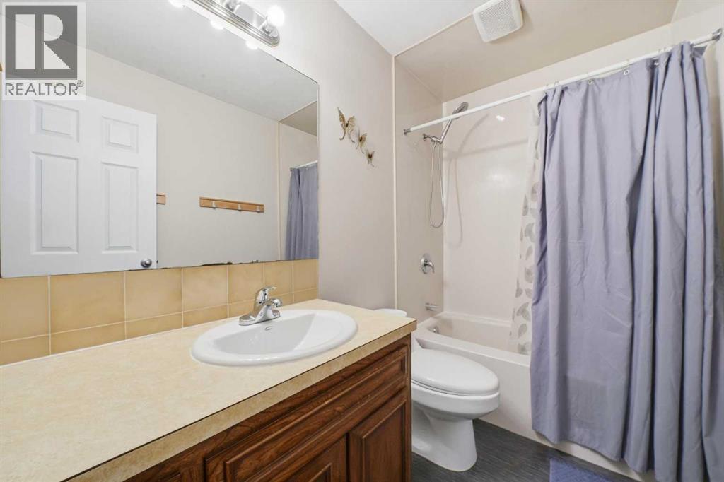 Single Family House Bungalow for Sale in  Templevale Drive NE Temple Calgary 