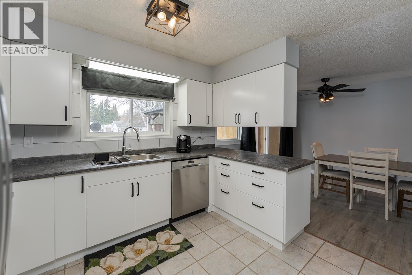 7763 NEWTON CRESCENT - 16