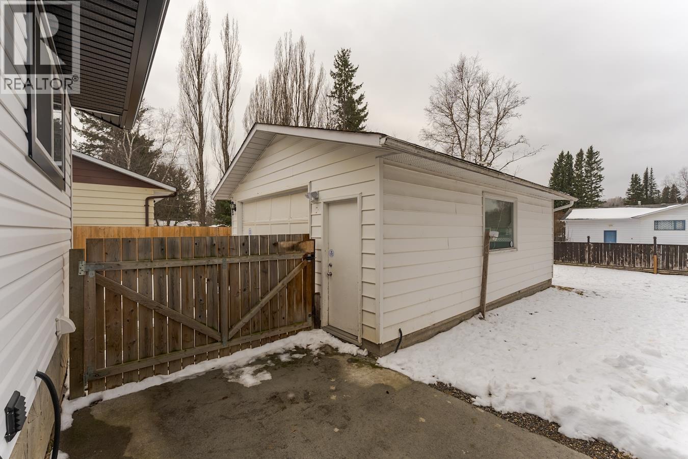 7763 NEWTON CRESCENT - 34
